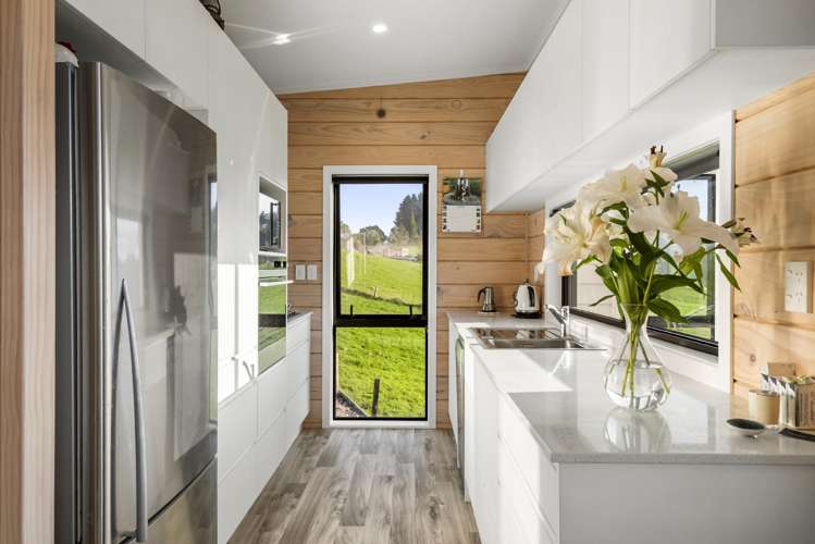 86 Valley Road Waitoki_7