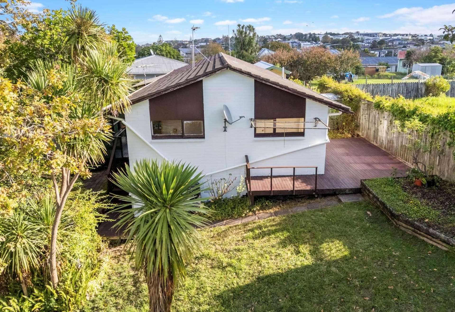 2/61A Boyce Avenue Mount Roskill_0