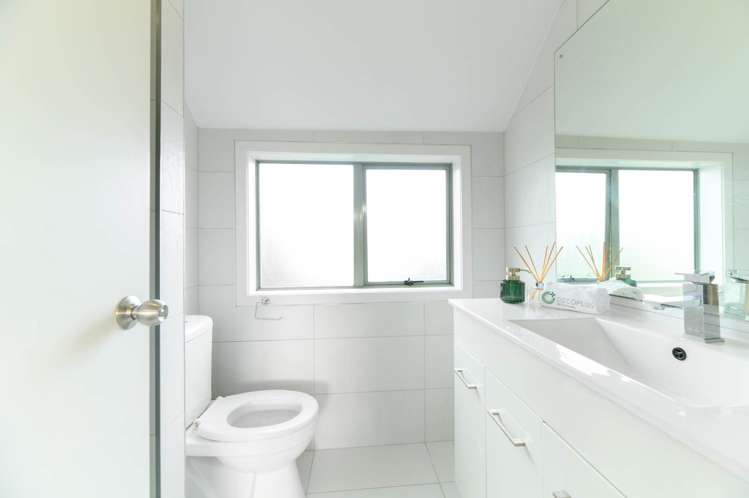 2/466 East Coast Road Windsor Park_14