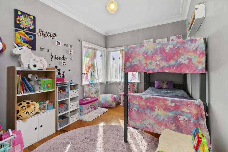 1/9 Sheehan Road Te Atatu South_10