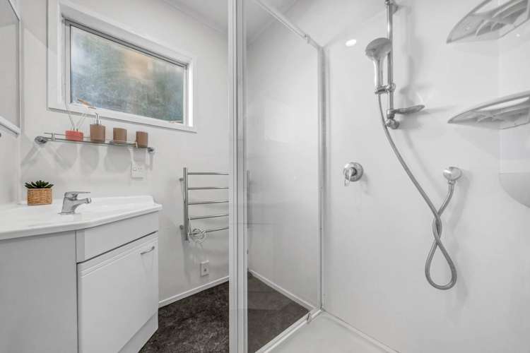 2/27 Waimana Road Conifer Grove_3