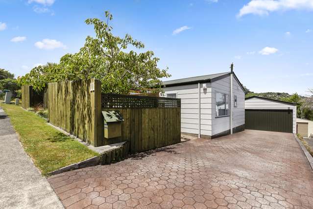 11 John Witton Drive Crofton Downs_1