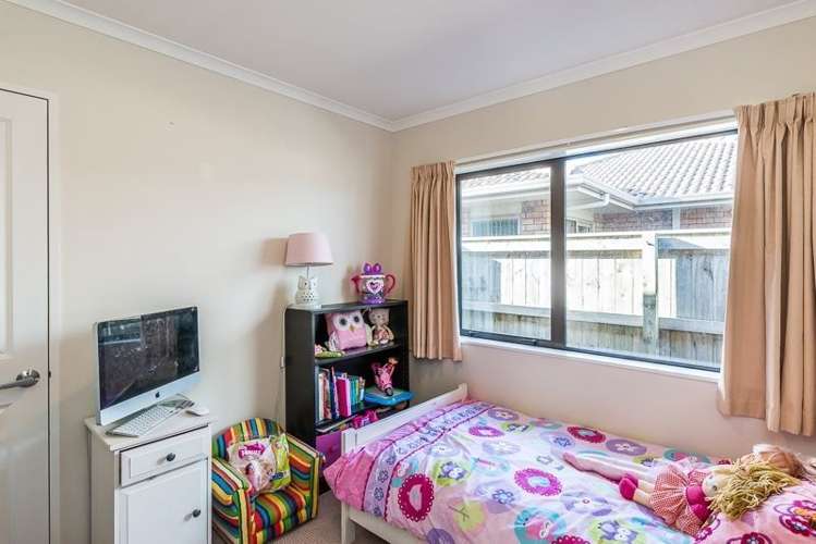 36 Percy Kinsman Crescent Riverstone Terraces_13