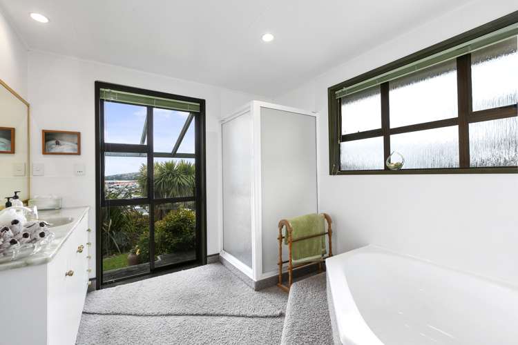 60 Easther Crescent Kew_16