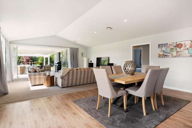 8 Pukatea Lane Kinloch_4