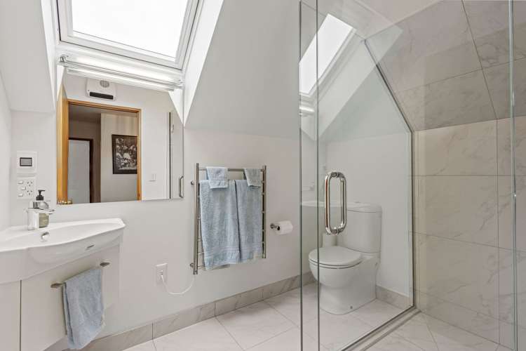 2/3 Creyke Road Fendalton_17