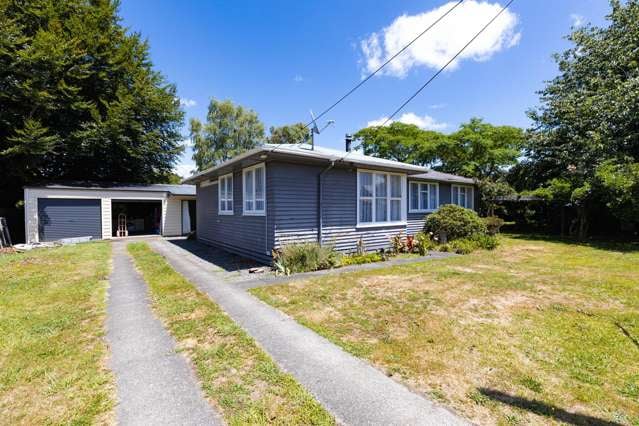 Looking For A Family Home in Popular Rangaroa?