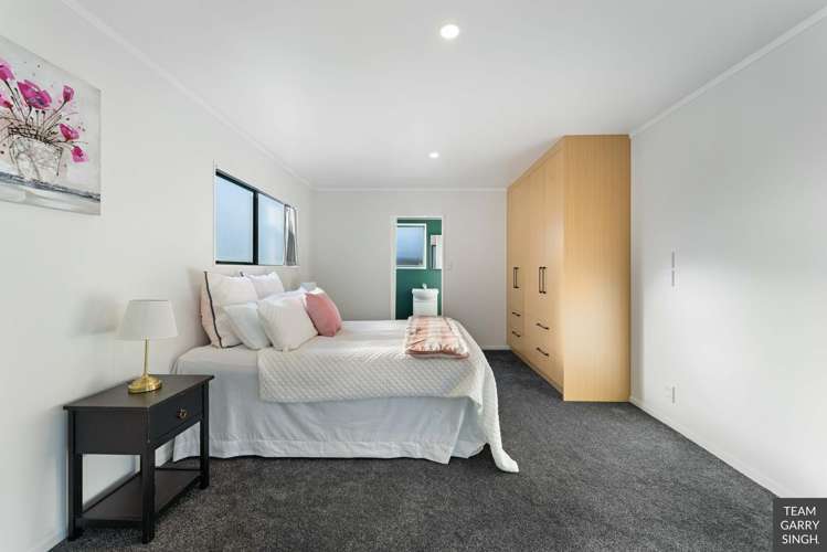 34 Antrim Crescent Otara_23