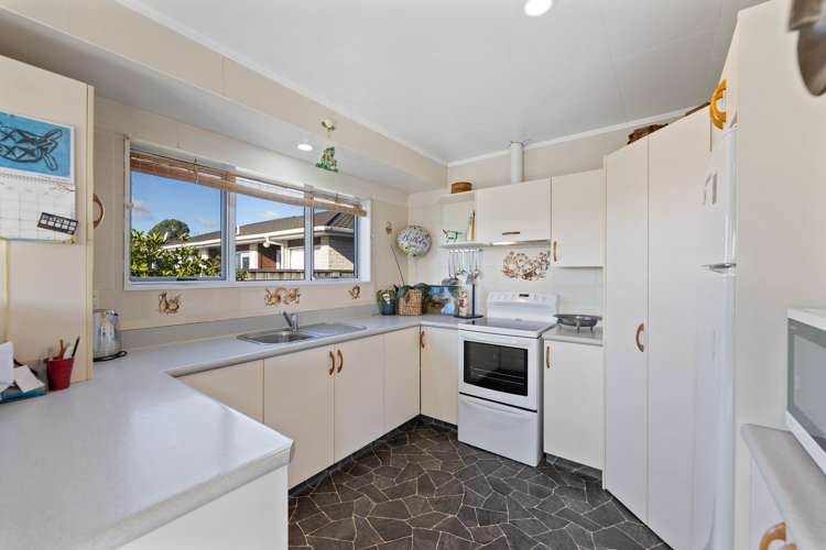 2/174 Spa Road Taupo_4