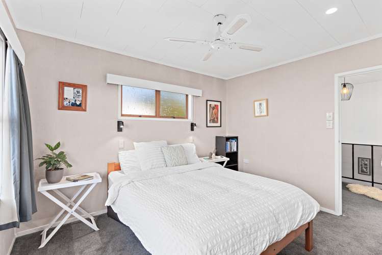 18 Harbour View Road Leigh_14