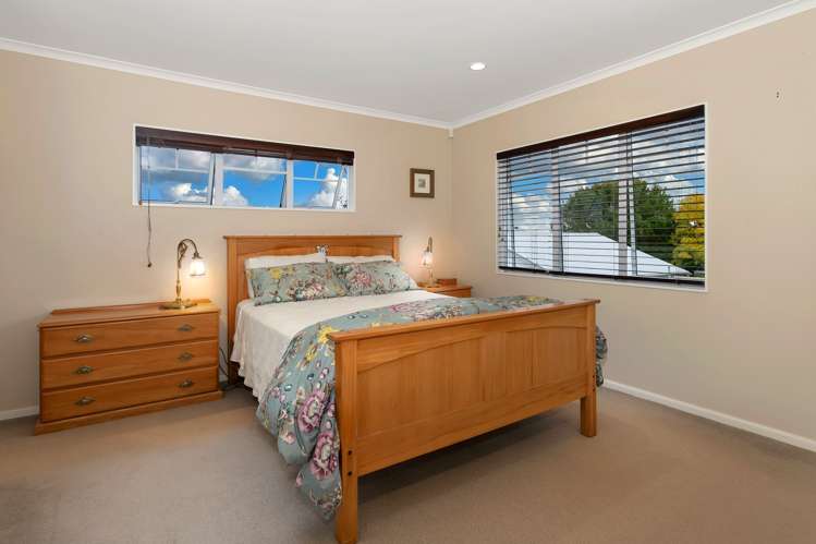 10b Raymond Street Point Chevalier_11