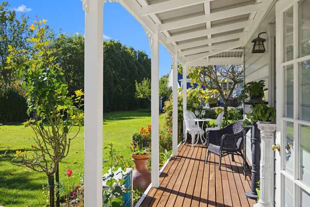 Cottage Charm and Calm in Rangatira