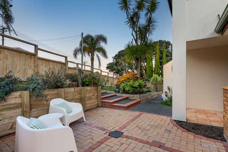 492 Beach Road Murrays Bay_21
