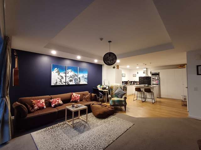 Central 2 Bedroom Apartment + Off Street Parking