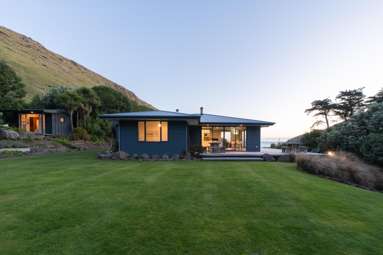 904 Te Oka Bay Road_1