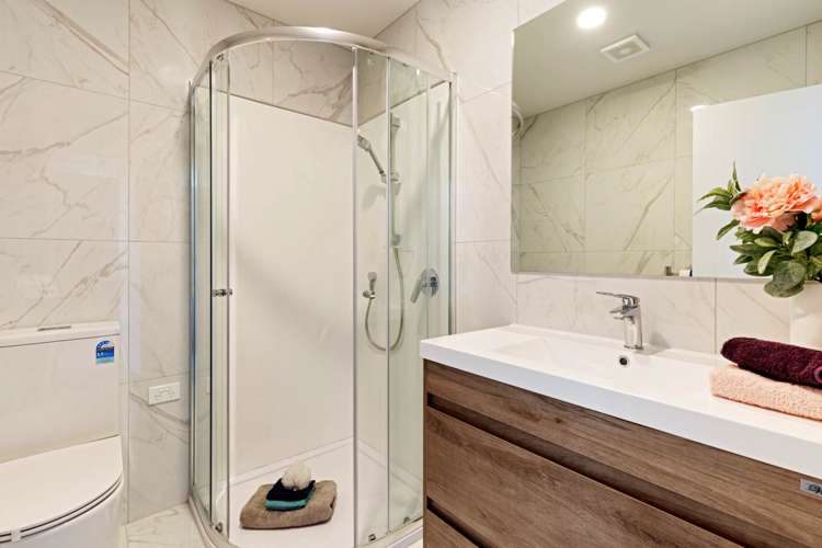 2/3 Beach Road Te Atatu Peninsula_13