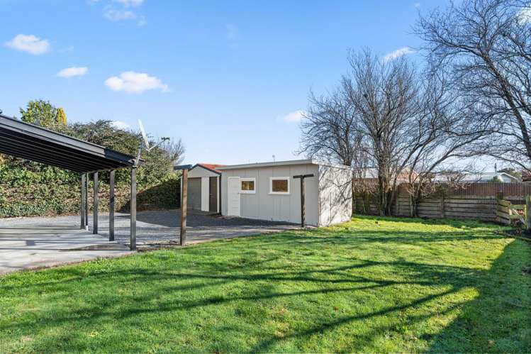 424 High Street South Carterton_18