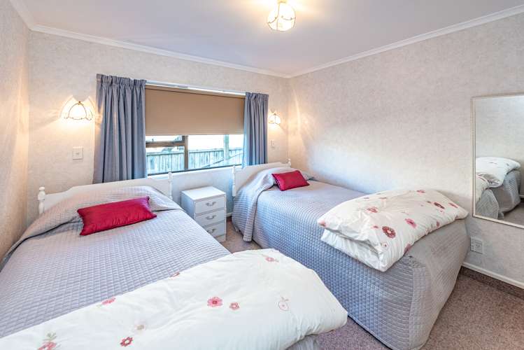 33 Downes Avenue Springvale_16