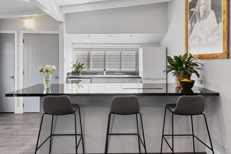 71 Great North Road Kamo_10