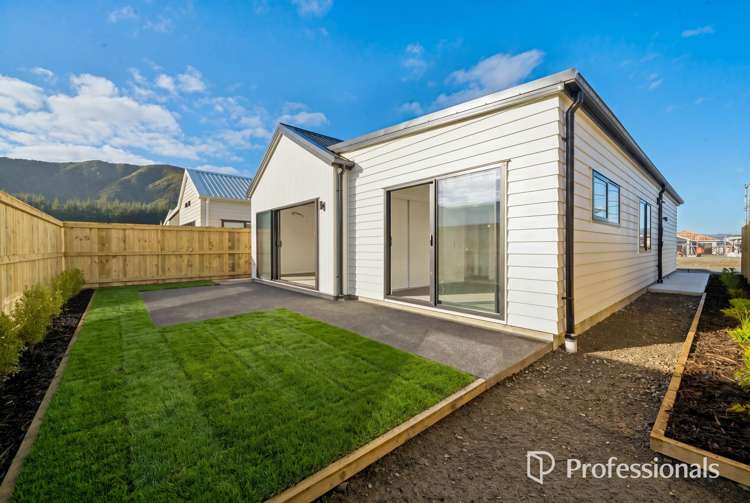 3-24 Te Ara o Wai Marama  (Arakura Plains) Wainuiomata_10