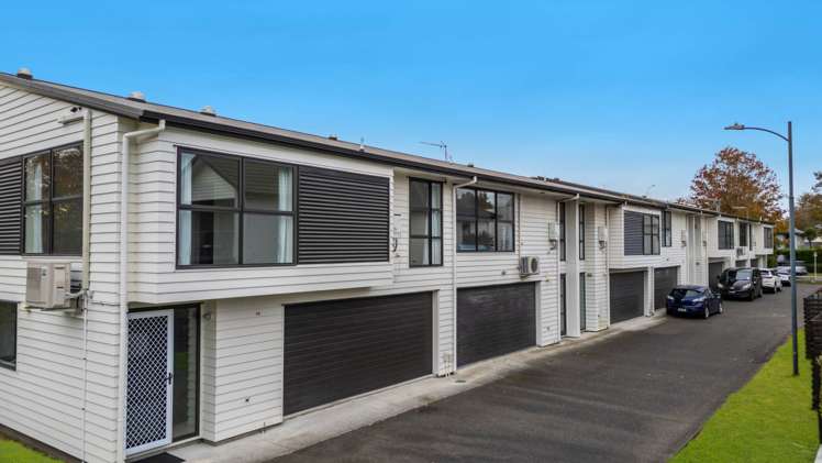 12 Windfola Parkway Takanini_16