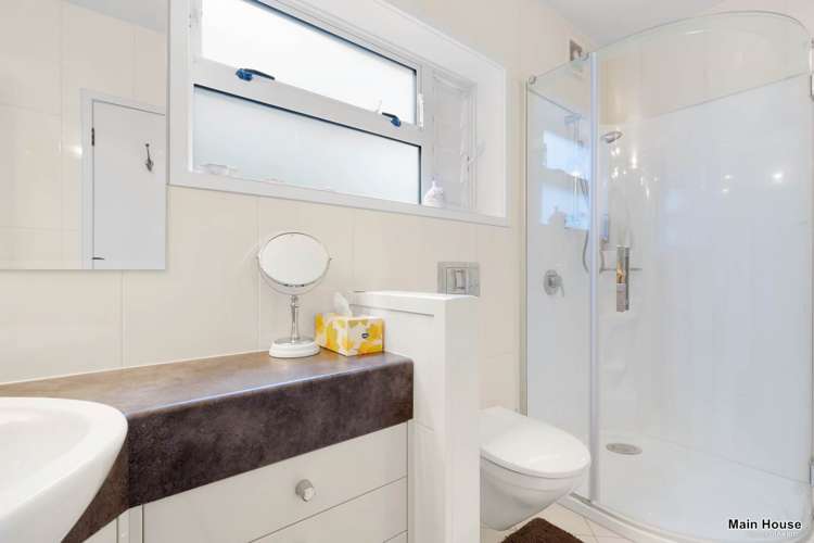 183 Beach Road Castor Bay_15