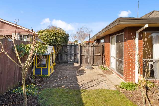 15b Salford Avenue Redwood_2