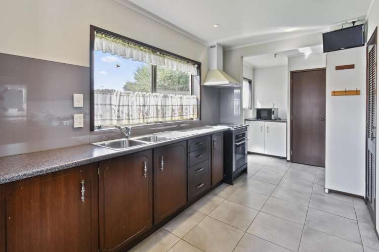 18 Helms Place Manurewa_3