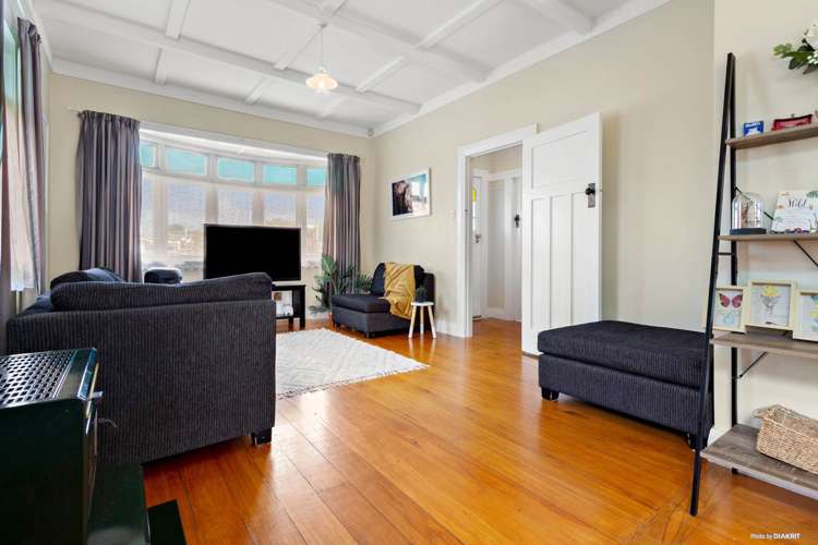 1/3 Taipari Road Te Atatu Peninsula_2