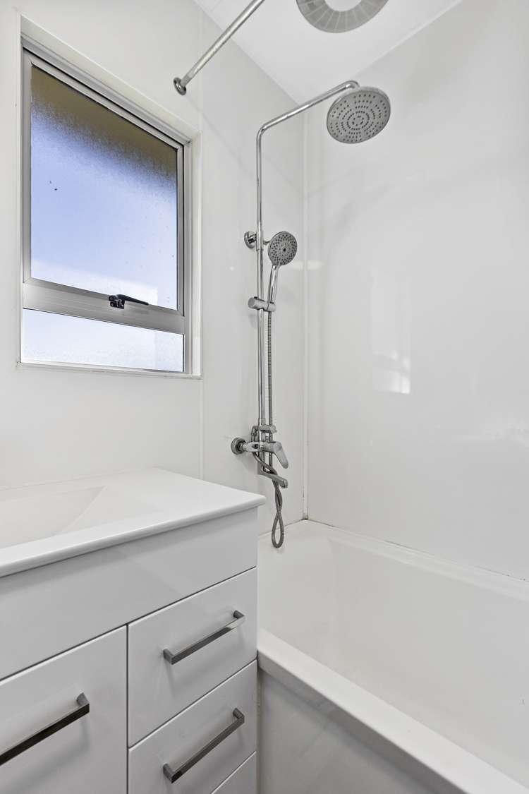 84 Glover Road Hawera_14