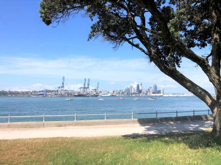 26a Queens Parade Devonport_17