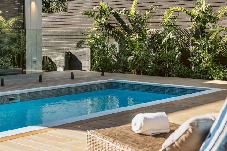 52 Beach Road Castor Bay_16