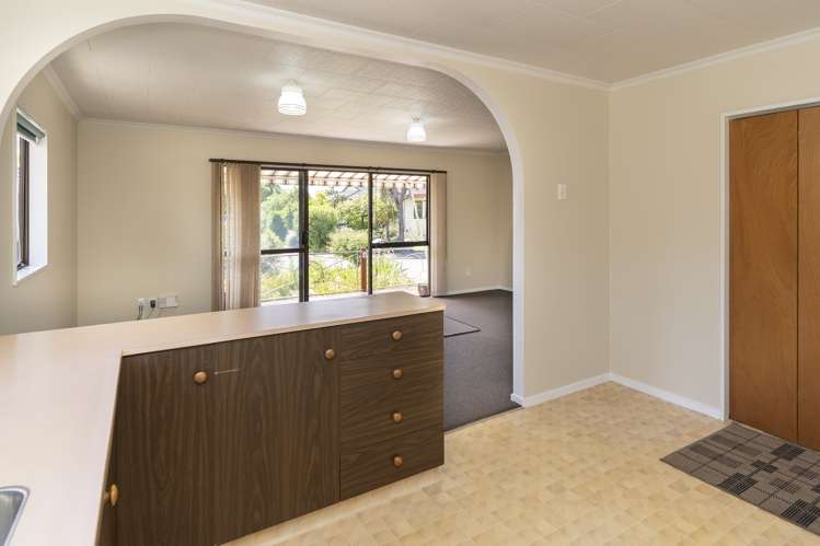 7 Brydon Way The Wood_6