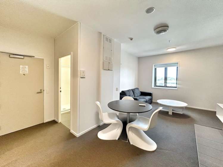 608/17 Putney Way Manukau_1