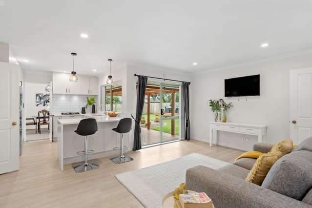 5 Bernie Edwards Place Botany Downs_1