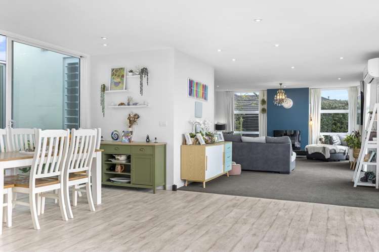 15 Magnolia Rise Waipahihi_10