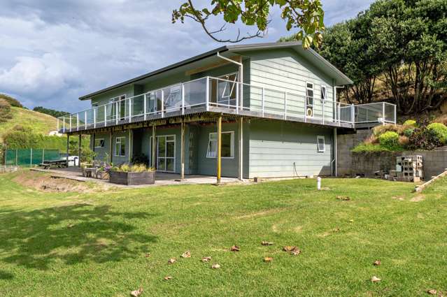 Sun-Drenched Coastal Lifestyle Block