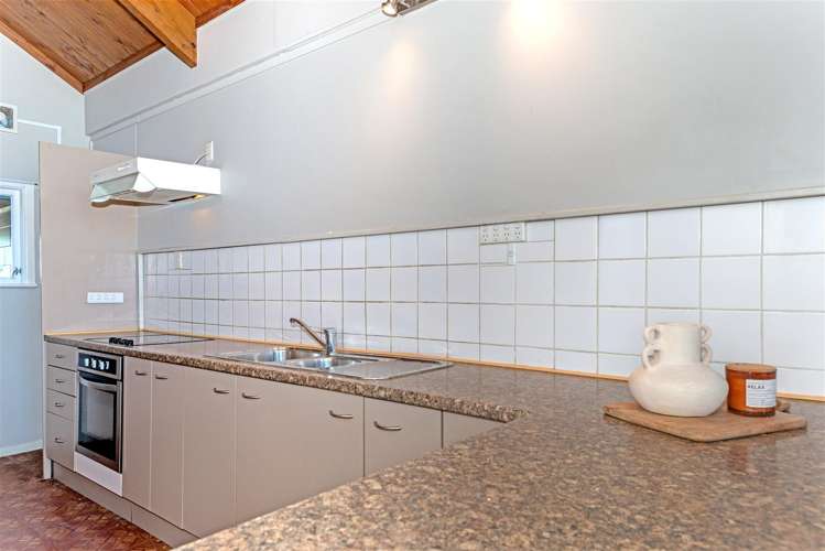 28 De Lautour Road Inner Kaiti_13