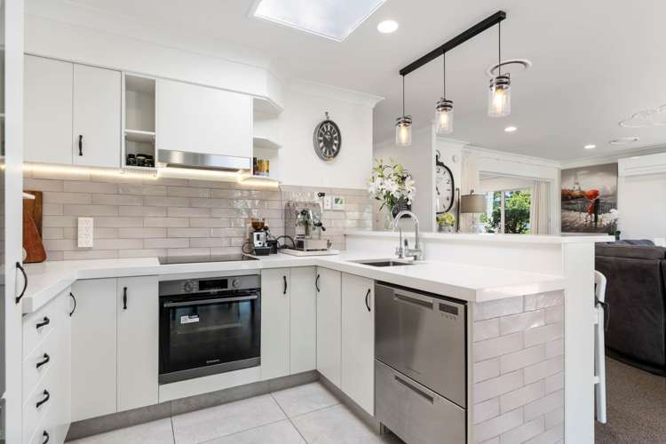 47/111 Santa Monica Drive_4