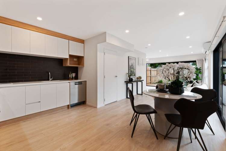 18F Pirangi Street Pt England_4