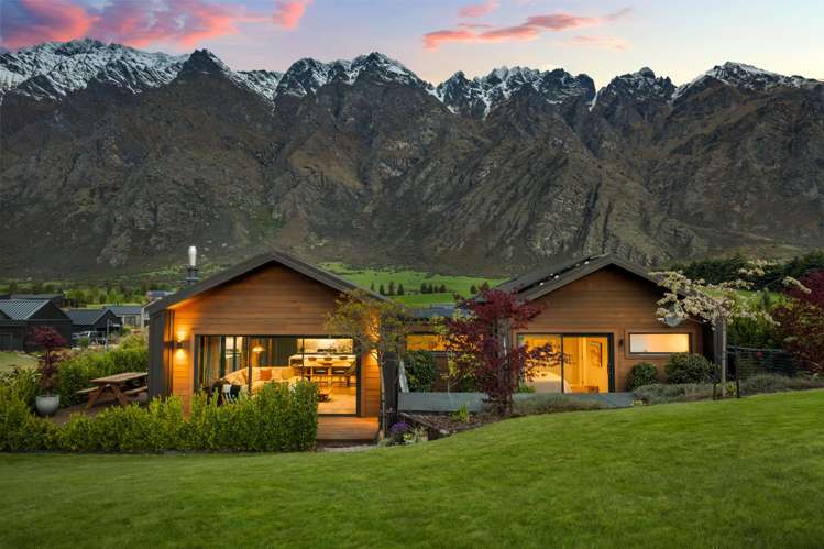 37 Pendeen Crescent Jacks Point_26