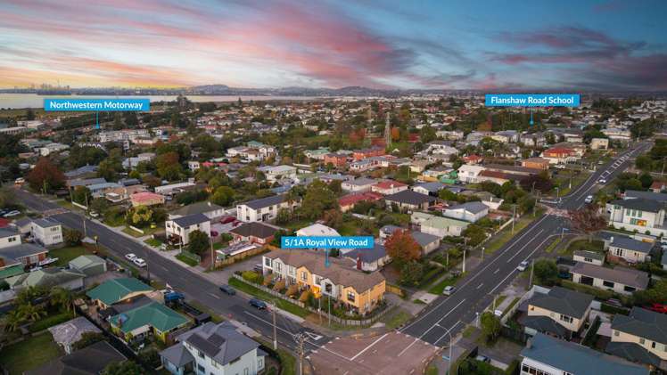 5/1a Royal View Road Te Atatu South_19