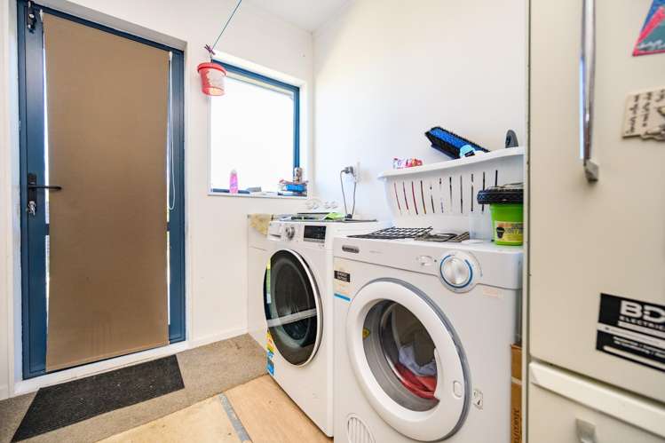 32 Somerset Crescent Highbury_13