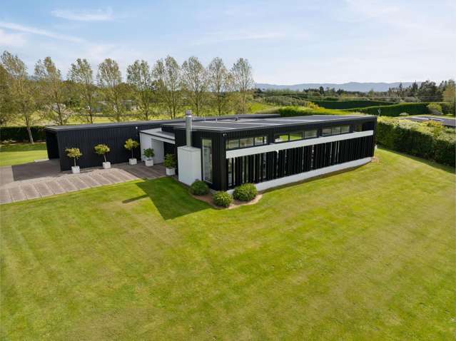 Contemporary Elegance in the Estate