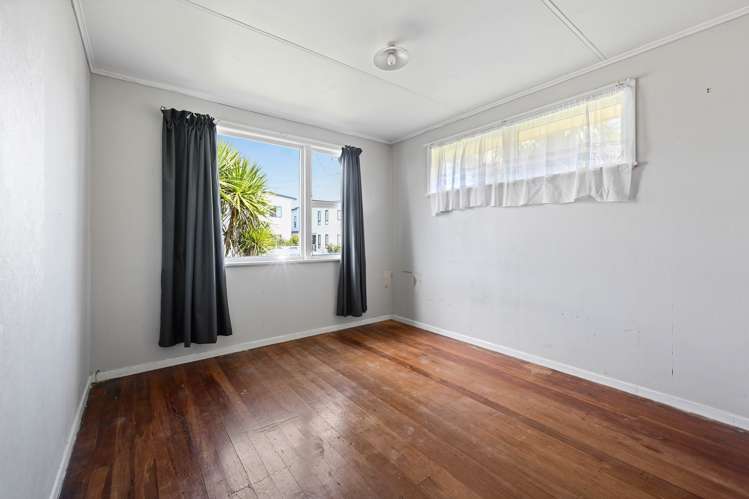 8 Gazeley Avenue Silverdale_7