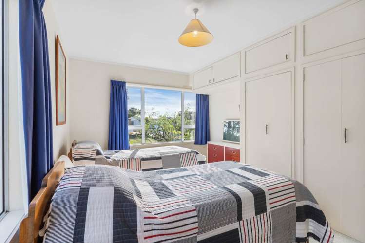 64 Holly Street Avondale_17