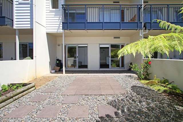 C2/71 Spencer Road Oteha_3