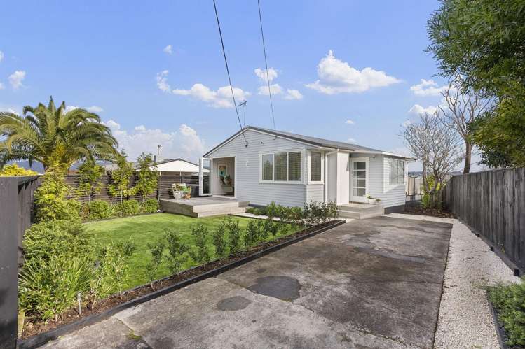 27 Kirrie Avenue Te Atatu South_24