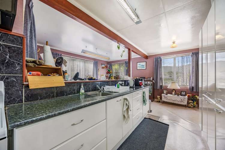 28 Tiroiti Grove Stokes Valley_4