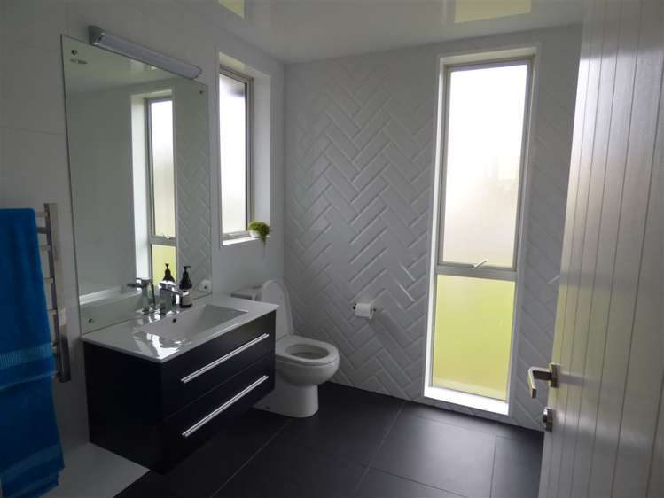 4 Hill Street Kaka Point_8